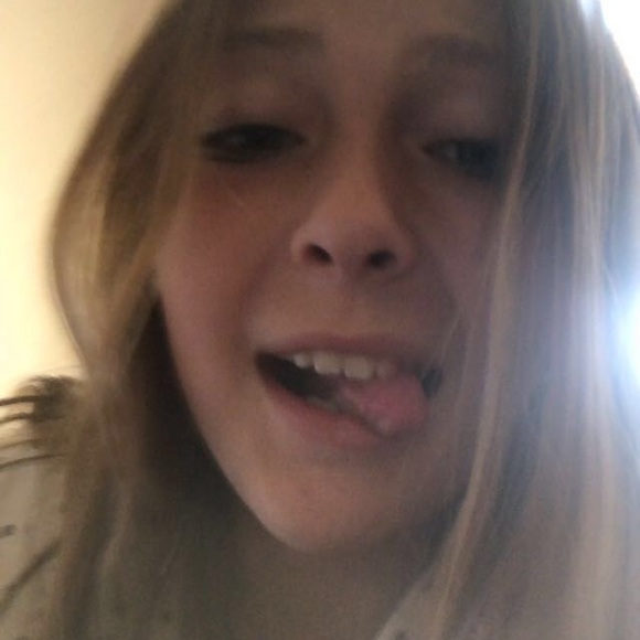 Meet your Posher, Olivia - Picture 1 of 1